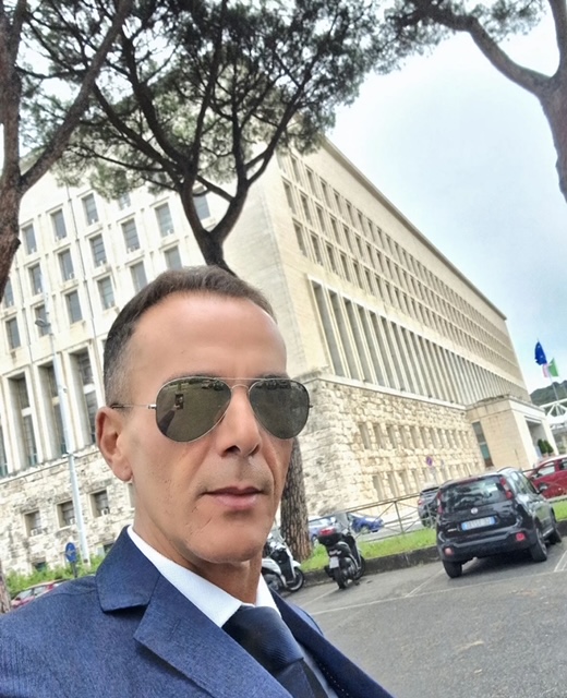Ricky Filosa: Pioniere della Comunicazione per gli Italiani all’Estero